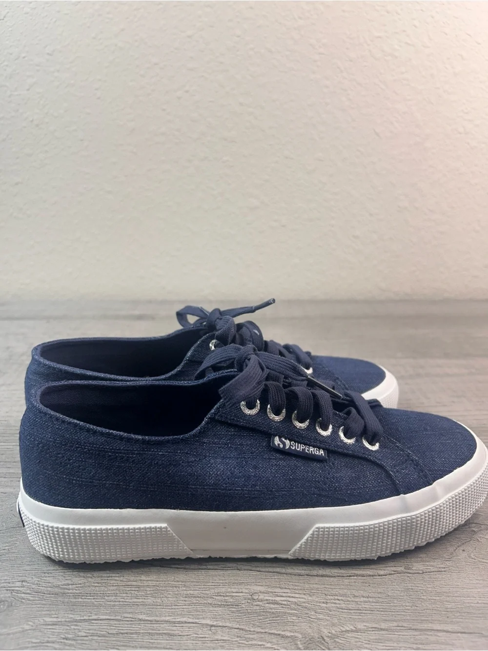 Superga Navy Canvas Classic Lace-Up Sneakers Women’s Size 8(39)